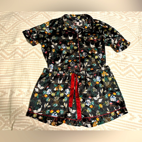 Victoria's Secret Other - EUC Victoria’s Secret Luxe Satin Pajamas Floral Pattern